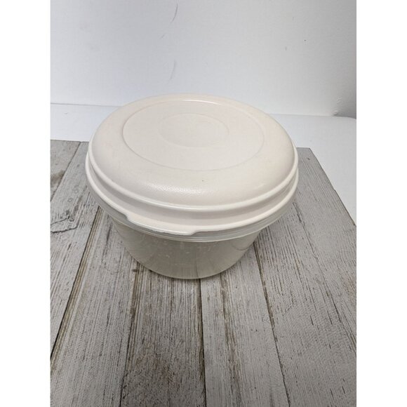 Vintage Rubbermaid Servin Saver #2 Round 4 Cup Food Container Almond Lid - 3 - Picture 1 of 13